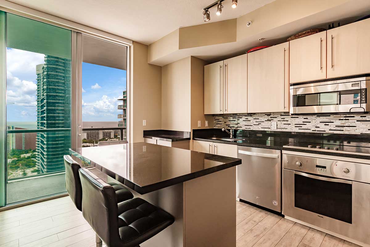 RaquelColp's tweet image. Beautiful Penthouse with Gorgeous City and Water Views - mailchi.mp/axispremierere…