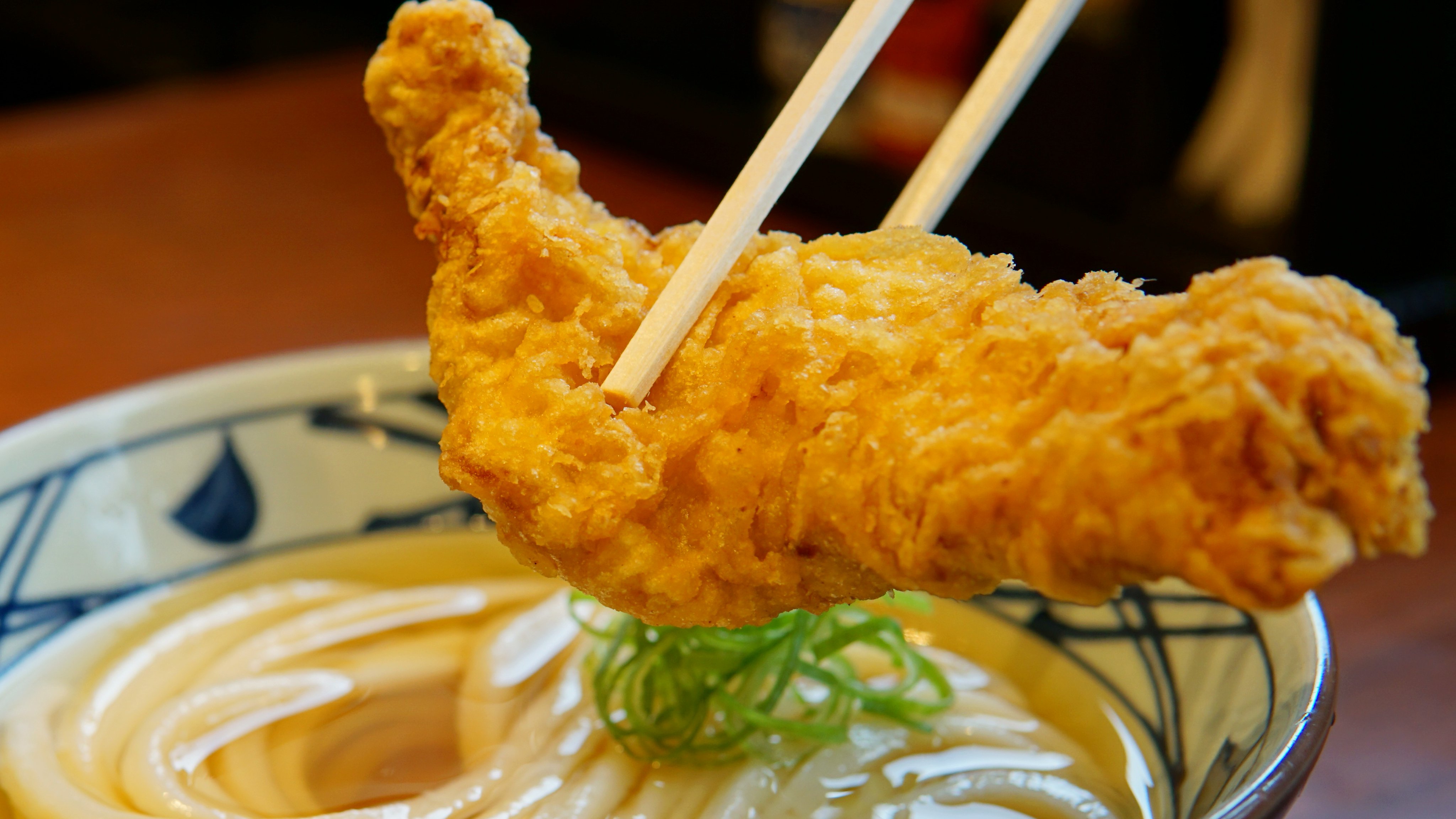 丸亀製麺 公式 天ぷらの種類多くて迷うけど 結局 かしわ天 選んじゃう 丸亀製麺あるある T Co Nvwqpo8bre Twitter