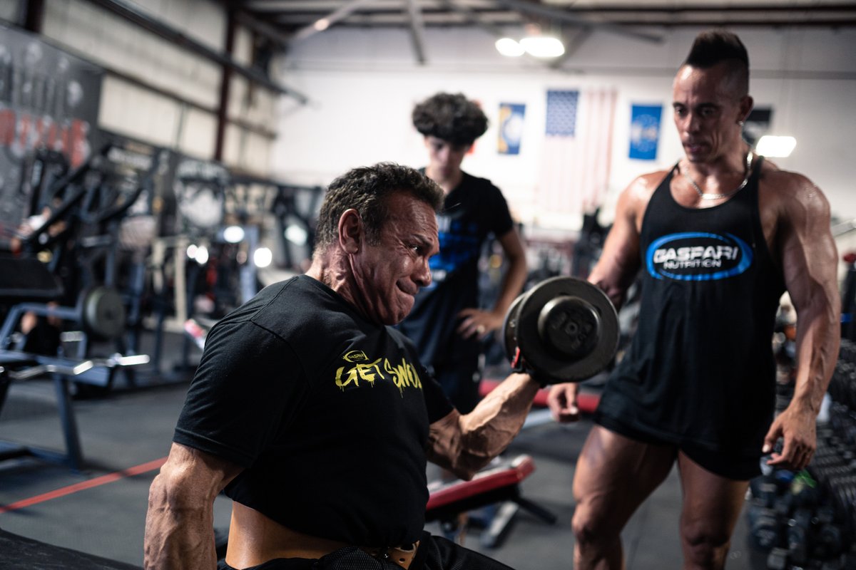 Showing the boys how it's done 💪