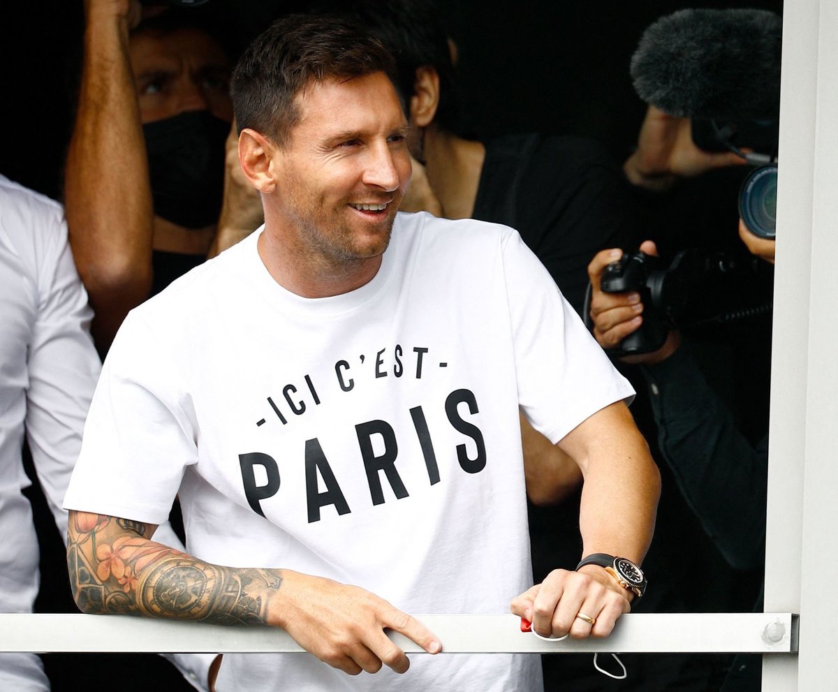 mkns782's tweet photo. C’est historique je réalise pas on a Messi en France est à Paris ❤️❤️❤️ https://t.co/TC0vFds3TX