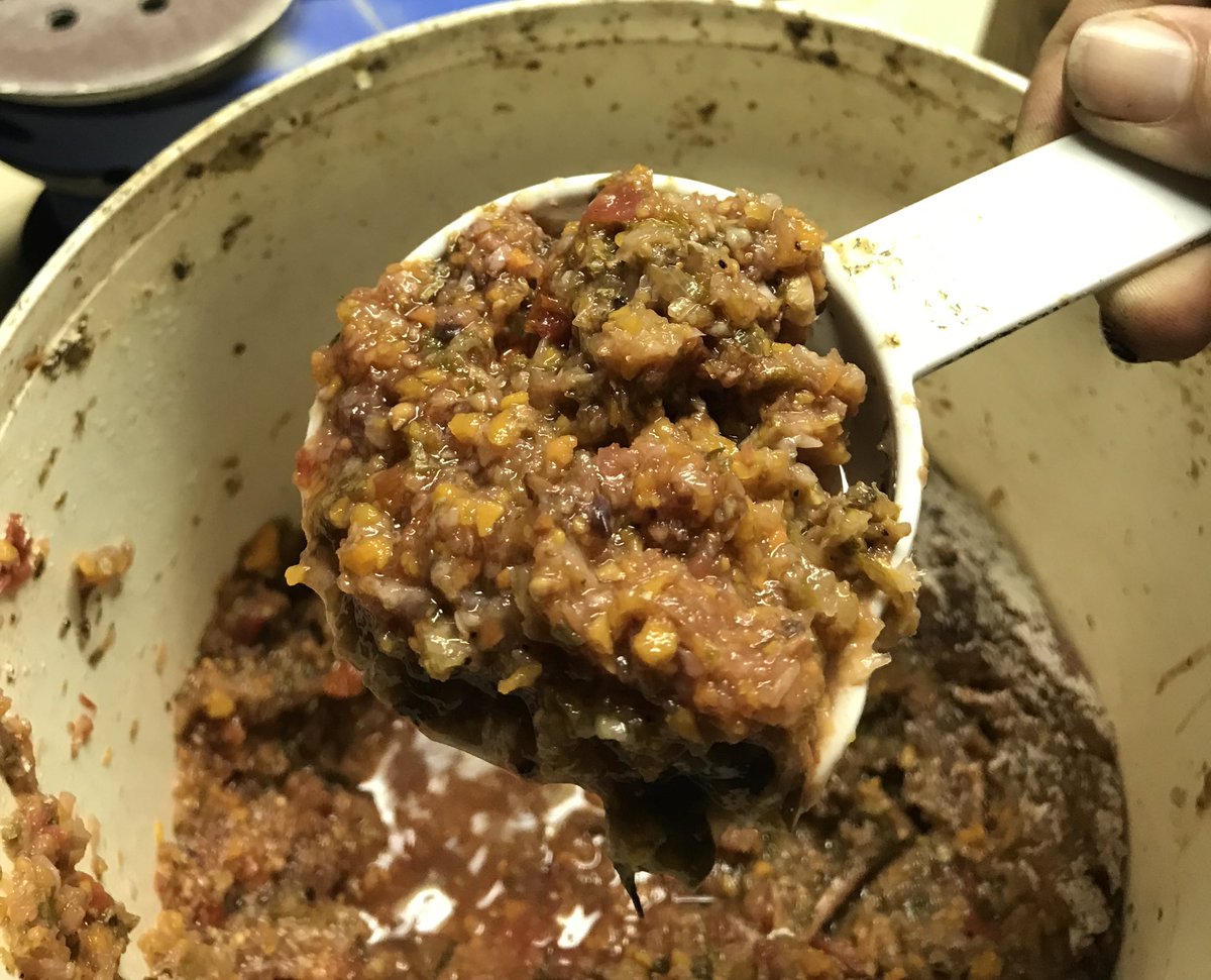 SevansWormery's tweet photo. When feeding our #worms, we like to grind our food up as small as possible. It make it easier for them to eat, and helps them eat faster! And more eating creates more #vermicompost. It doesn’t look too appetizing, but the #redwigglers love it!

#FoodWaste #vermiculture https://t.co/3ahbkMUUYb