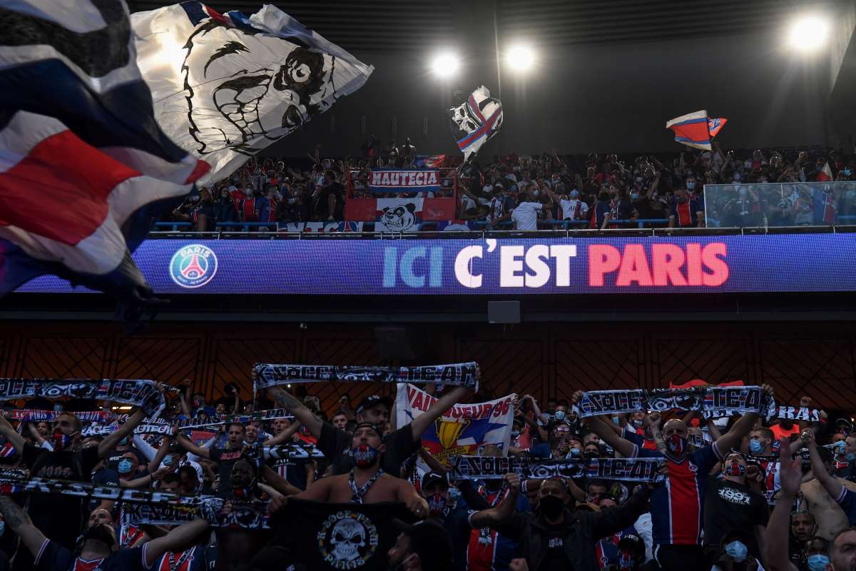 🚨 ÚLTIMO MOMENTO:

La alcadía de París autorizaría el 100% de capacidad del estadio PARQ DES PRINCES para el primer partido de de local del 🇨🇵 PSG contra Estrasburgo, para recibir a 🇦🇷 Lionel Messi y el mejor jugador del mundo salude a los aficionados. 🐐👏🏽🇦🇷

❤💙 #AllezParis.
