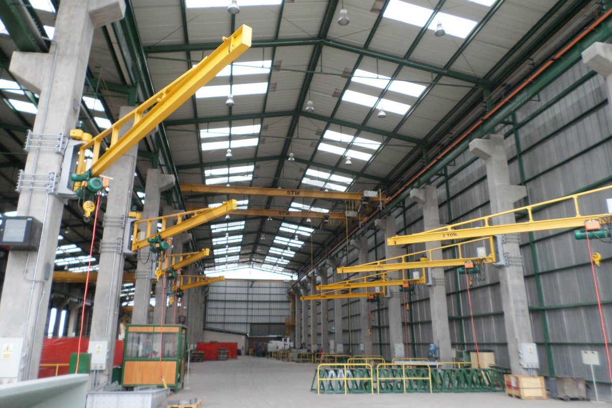 DGCRANES's tweet image. 8 sets 2T of wall-mounted #JibCrane were installed in our Customer&apos;s workshop in #Peru.

Learn more about wall-mounted jib cranes: dgcrane.com/products/wall-…

#DGCRANE #CantileverCrane  #WallCrane  #WallMountedCrane  #productivity  #manufacturing  #maintenance  #inspection