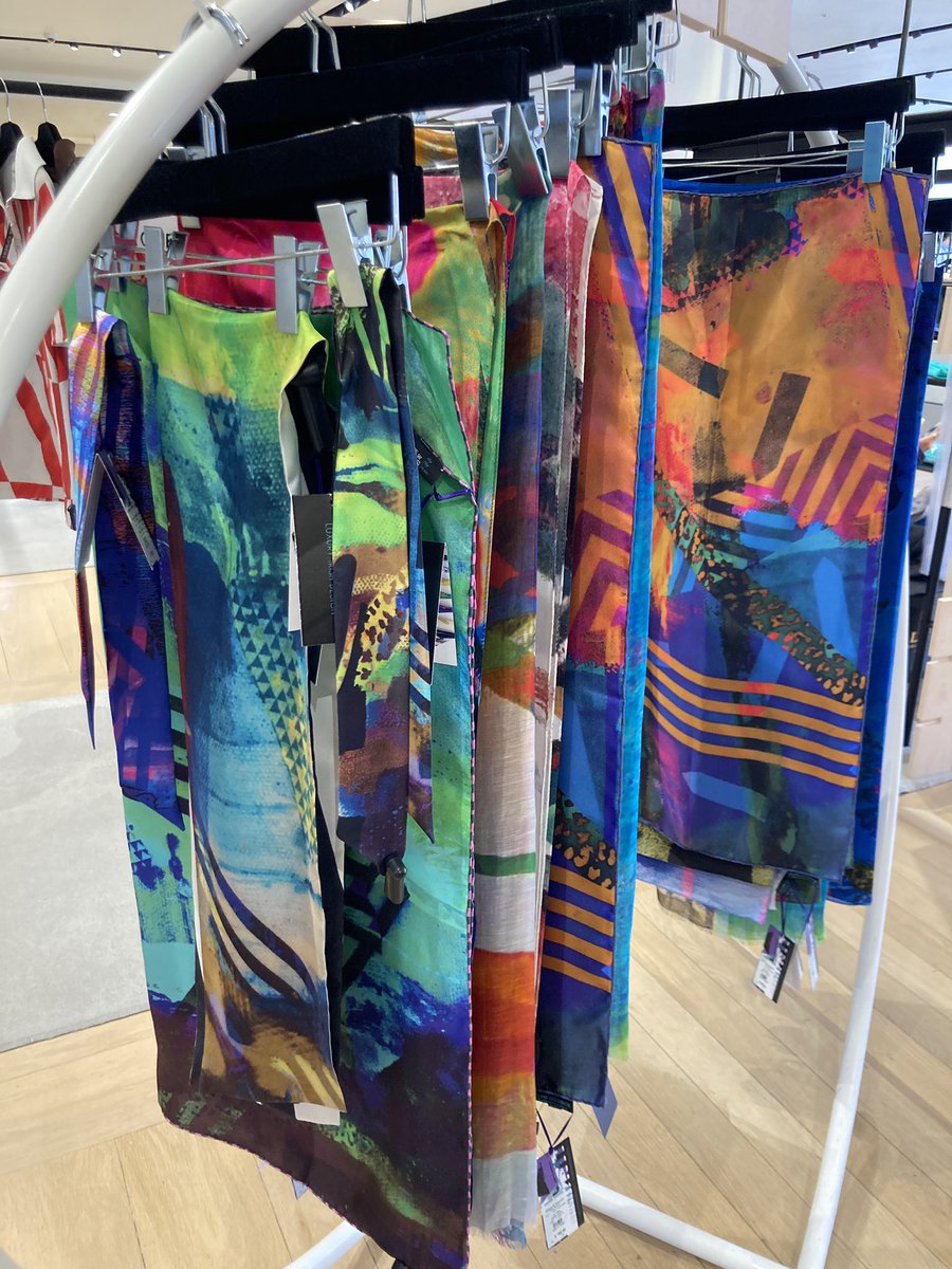 ClareMOConnor's tweet photo. Last week in @officialbrownthomas Create 21. Some lovely styles available as we are heading into autumn. Perfect for layering up on unpredictable days & uplifting your day with some gorgeous colour
#create21 #brownthomas #brownthomascreate2021 #luxurysilkscarves #irishdesign https://t.co/MXZJZiEjbD