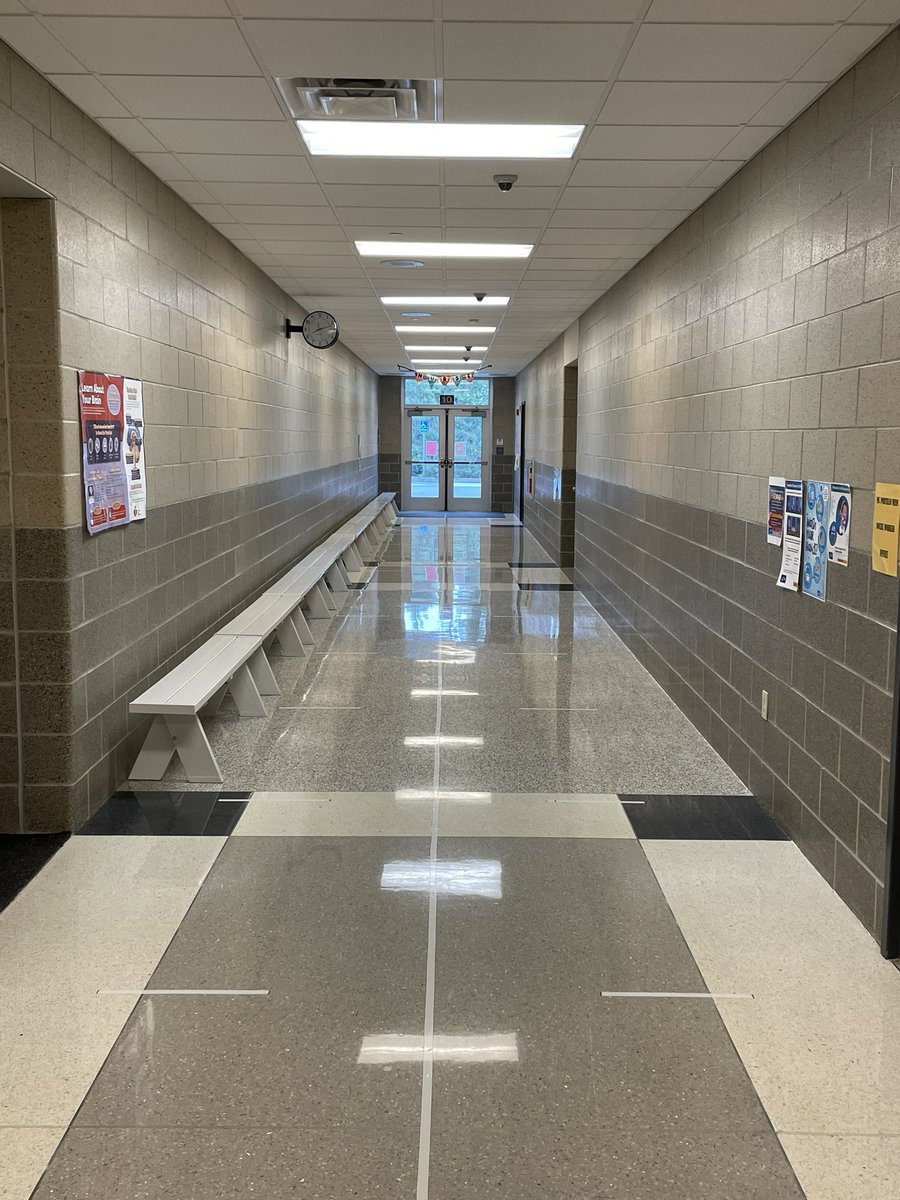 The HP stage is set for success!  Thank you <a href="/FacilitiesPbsd/">PBSD_Facilities</a> and HP custodians for deep cleaning the building.  We are prepared for our students! #plumproud