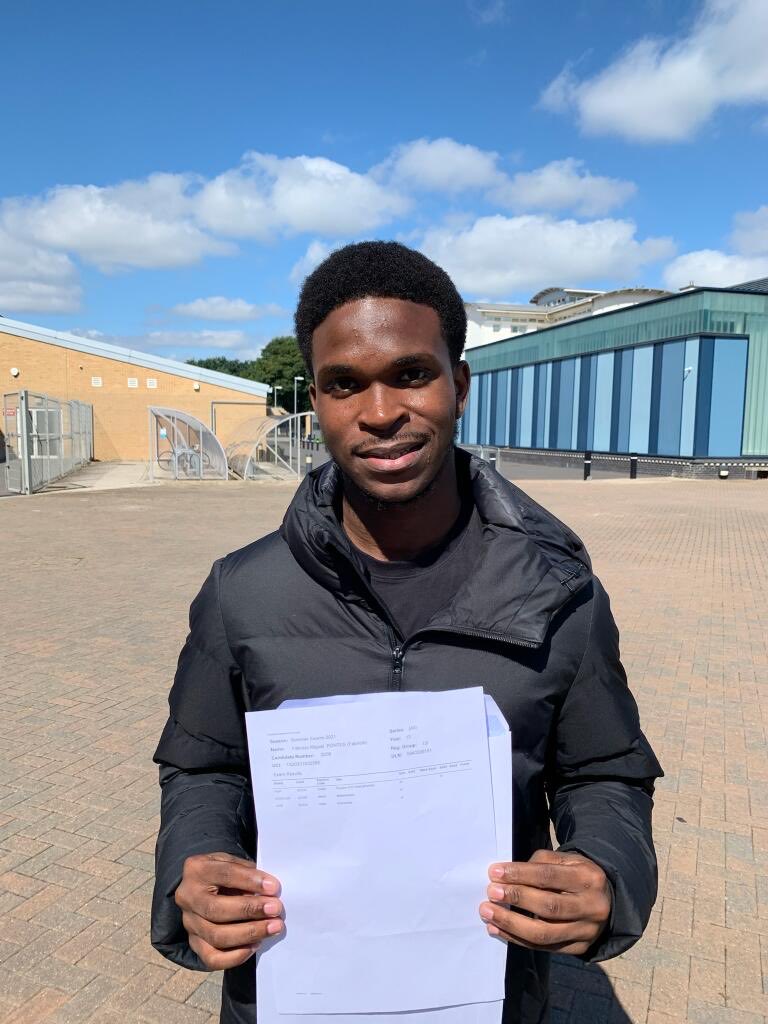 BramptonManor1's tweet photo. Fabricio achieved A*A*A* and will be studying economics at Warwick. Massive congrats to you. https://t.co/fTXUzZin8E