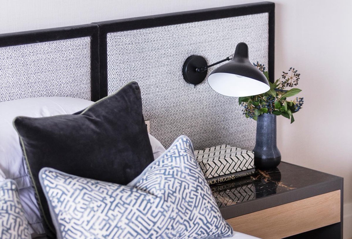 BascombDrew's tweet image. One riverside apartment; 2 serene and beautifully designed bedrooms with magnificent views. Bespoke joinery and a fully integrated A-V system add charm to this fully refurbished 80’s property. #bedroomdecor #GoodNightEveryone #bedroomdesign #bedroomtwitter