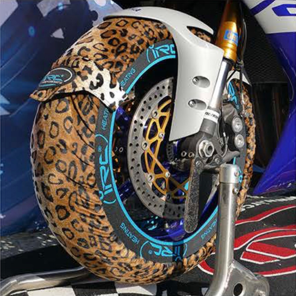 Save £91 on a set of these Corse 'Animal' Tyre Warmers from #IRCComponents in glorious Leopard print.
One set available only. Order now at... bikehps.com/acatalog/Clear…

#BikeHPS #TyreWarmers #TireWarmers #MotorcycleTrackDay #MotorcycleTrackDays