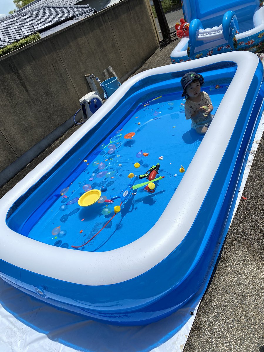 ESTRELLA527721's tweet photo. プールの水ためよったのにたまらんくて
破けとることに気づいて即newプール購入🤑💕
思ったより安かったし結構大きかったしよかった🤩
３連休楽しかったあぁぁぁ
次わお盆休み！！！ https://t.co/O7AC6p2yFp