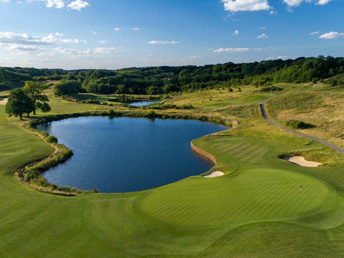 GolfInKent's tweet image. Yet another week of championship Golf In Kent! 😍 

The European Tour returns to @LondonGolfClub for the Cazoo Classic this week, and what a venue to hold it at! 👏 

Find out more here bit.ly/3y0uAOG