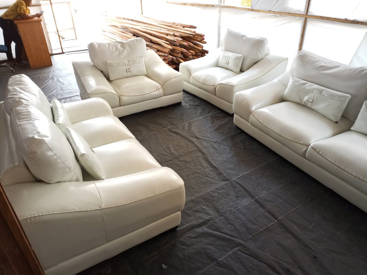 _ndianabasi's tweet photo. I'm guilty for now talking much about what I do @Furnish_NG. Here is a sofa set made in Nigeria by @Furnish_NG.

Patronise us for your bespoke furniture. https://t.co/y5JHsA14Oj