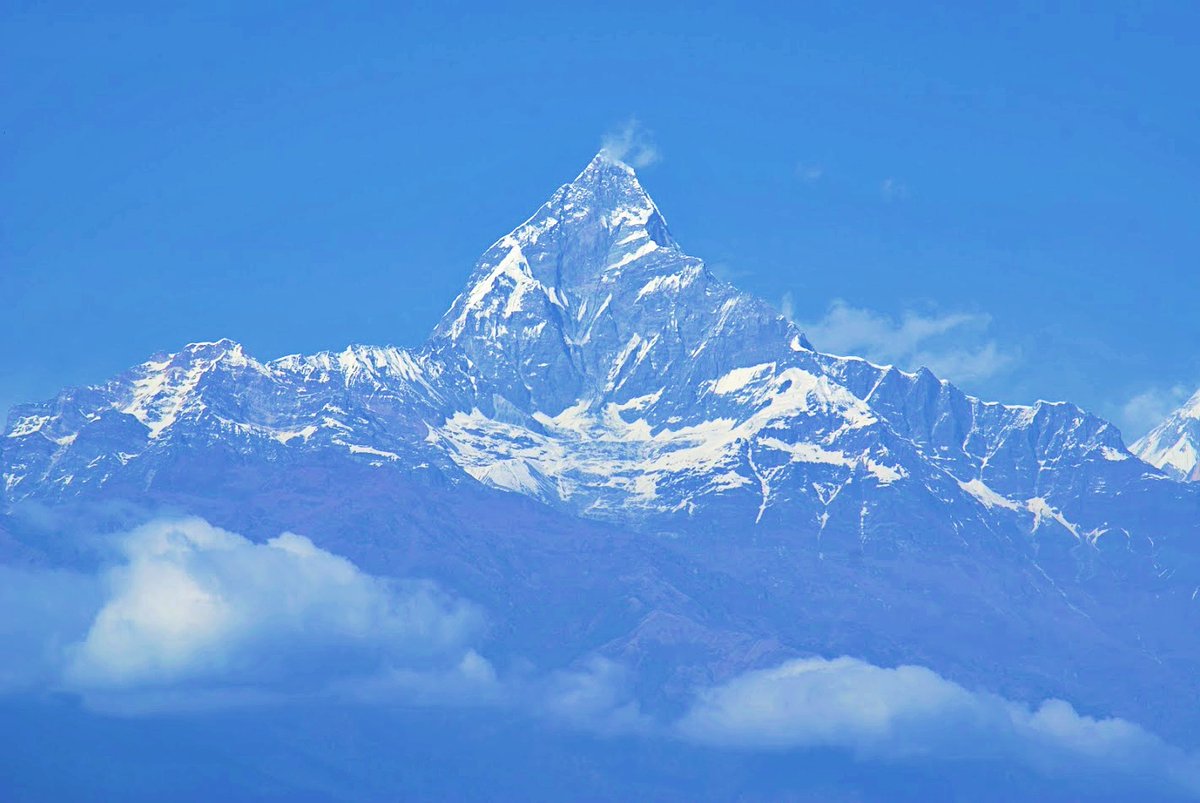 수능, 아직 100일이 남았습니다. 

힘들게 공부했습니다. 마무리가 중요합니다.
코로나로, 더위로 더 답답하시지요?
산을 오르다보면 꼭 한 번쯤 깔딱고개를 만납니다.
심장이 터질 것 같이 힘들지만 그만큼 정상이 가까웠다는 뜻이지요.

🔽이어서🔽