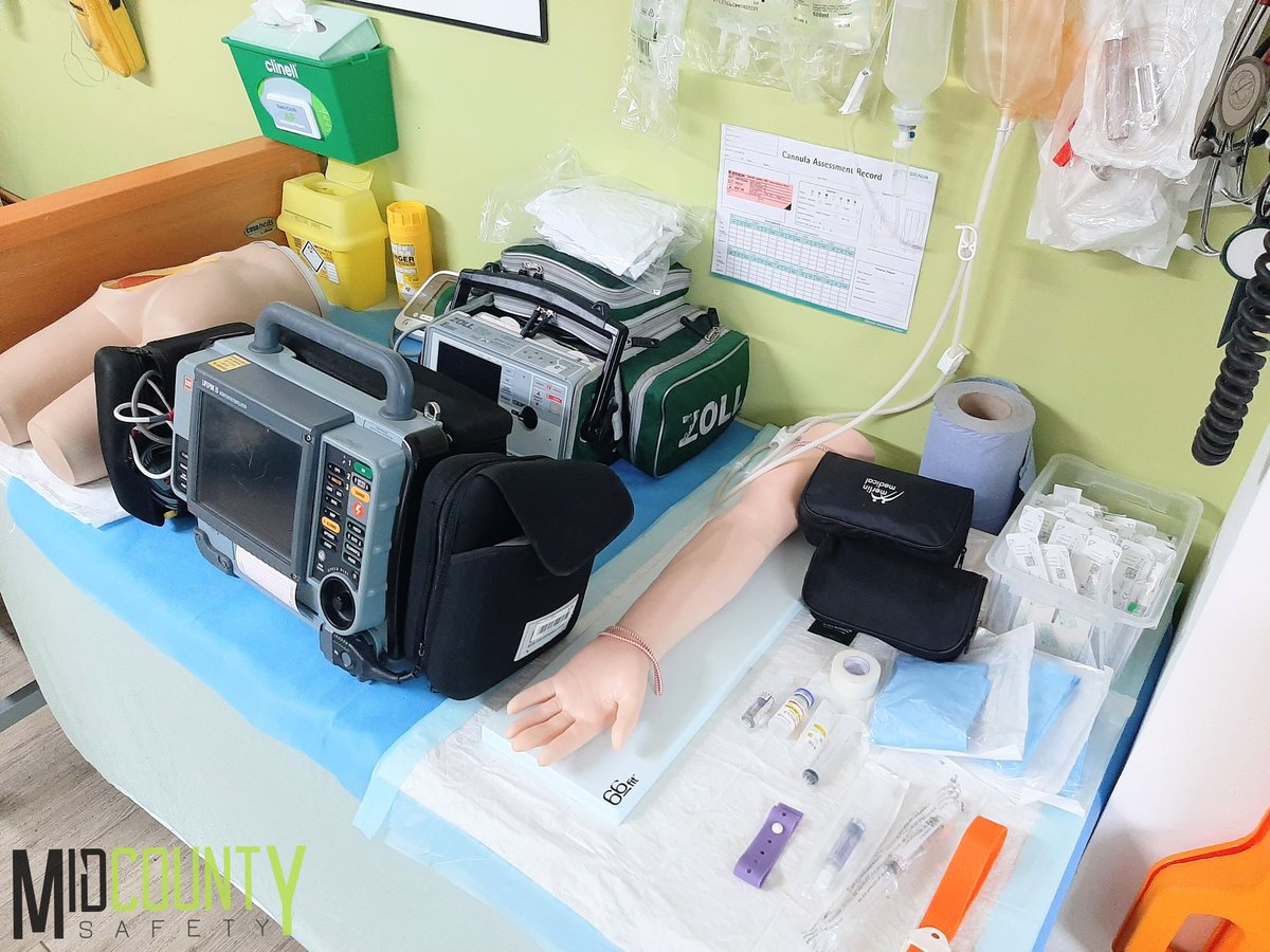 This week's First Response Emergency Care (FREC) Level 4 students are looking at ECG's today.

Did you know...

The first ECG machine, back in 1903 weighed around 600lbs - thats around 43 stone!

midcountysafety.co.uk
#ecg #electrocardiogram #ekg