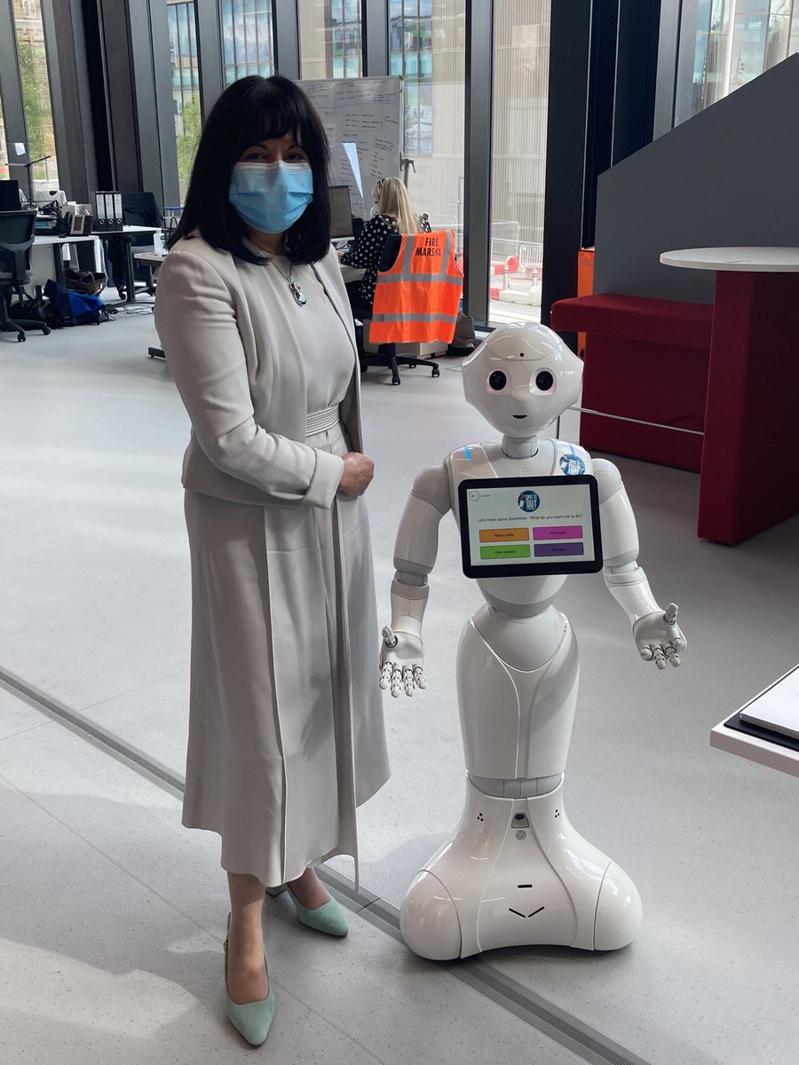 Bev_PR's tweet photo. Great to meet @Angelafifty at the UCLan lab today. The students were keen to show the great work they are doing with the LAMP 🤩 https://t.co/ZTGfi0tqvV