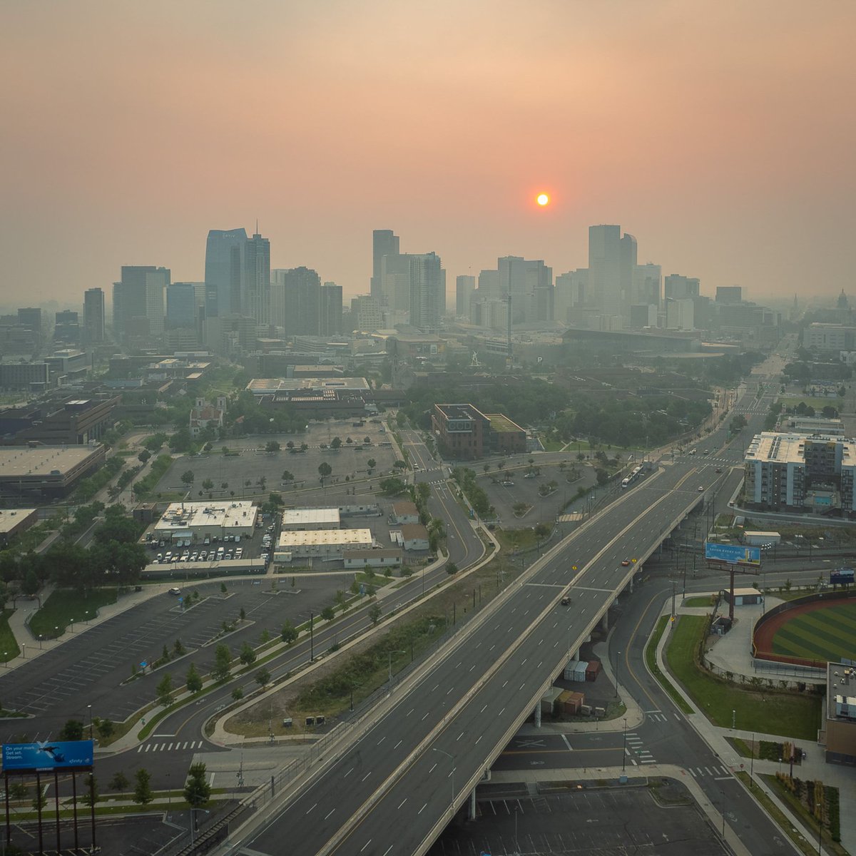 9NEWSWeather's tweet photo. Denver air quality on Monday was ranked among the worst on Earth... again: https://t.co/dcJCATUSC7
⁠
📷: Matt Lekawa — Share your photos with Near Me on the 9NEWS app https://t.co/RwbUA5A03Z