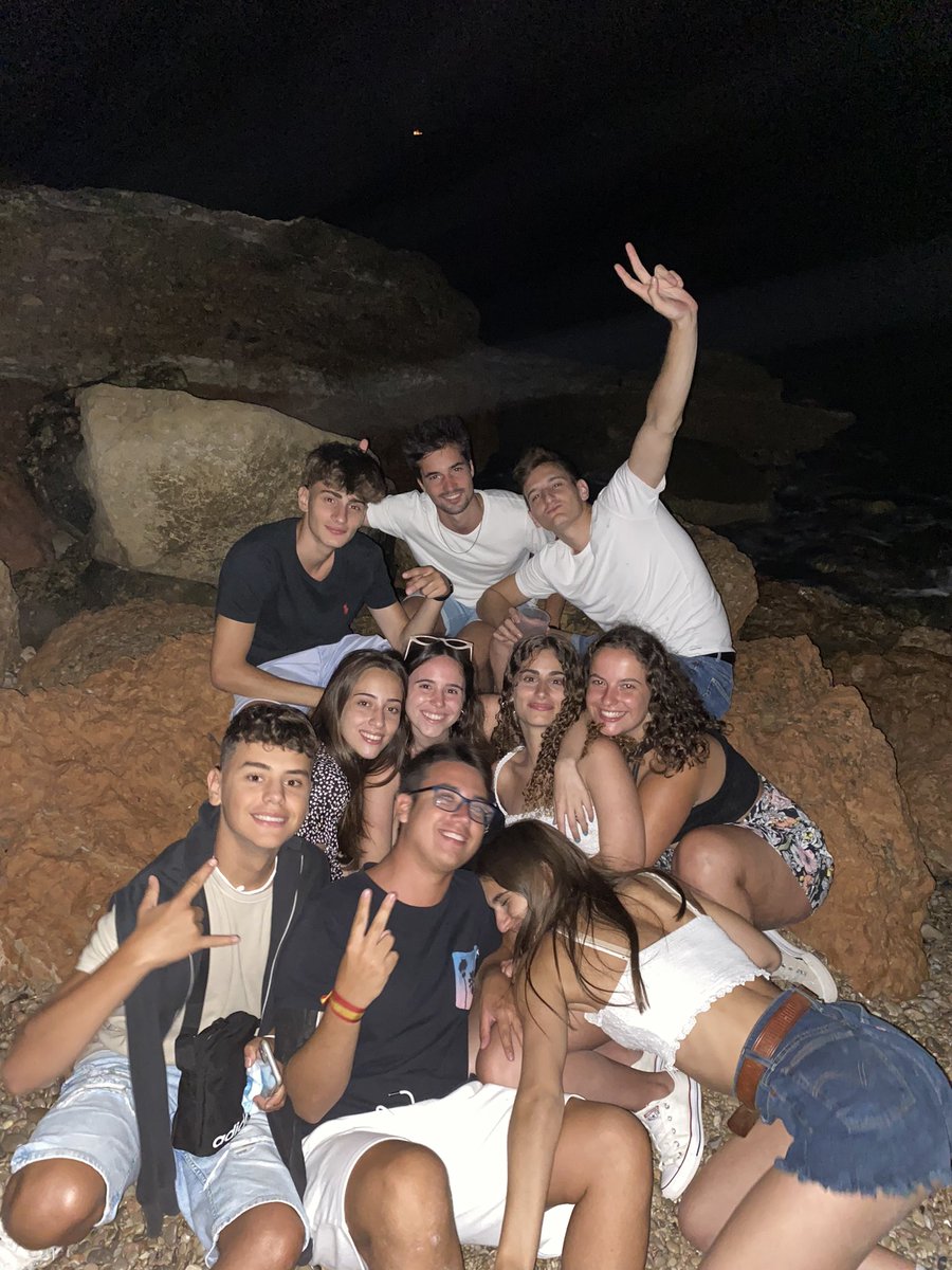_alejandrodh_'s tweet photo. Mi puta familia❤️ https://t.co/F3bUFlLLWP