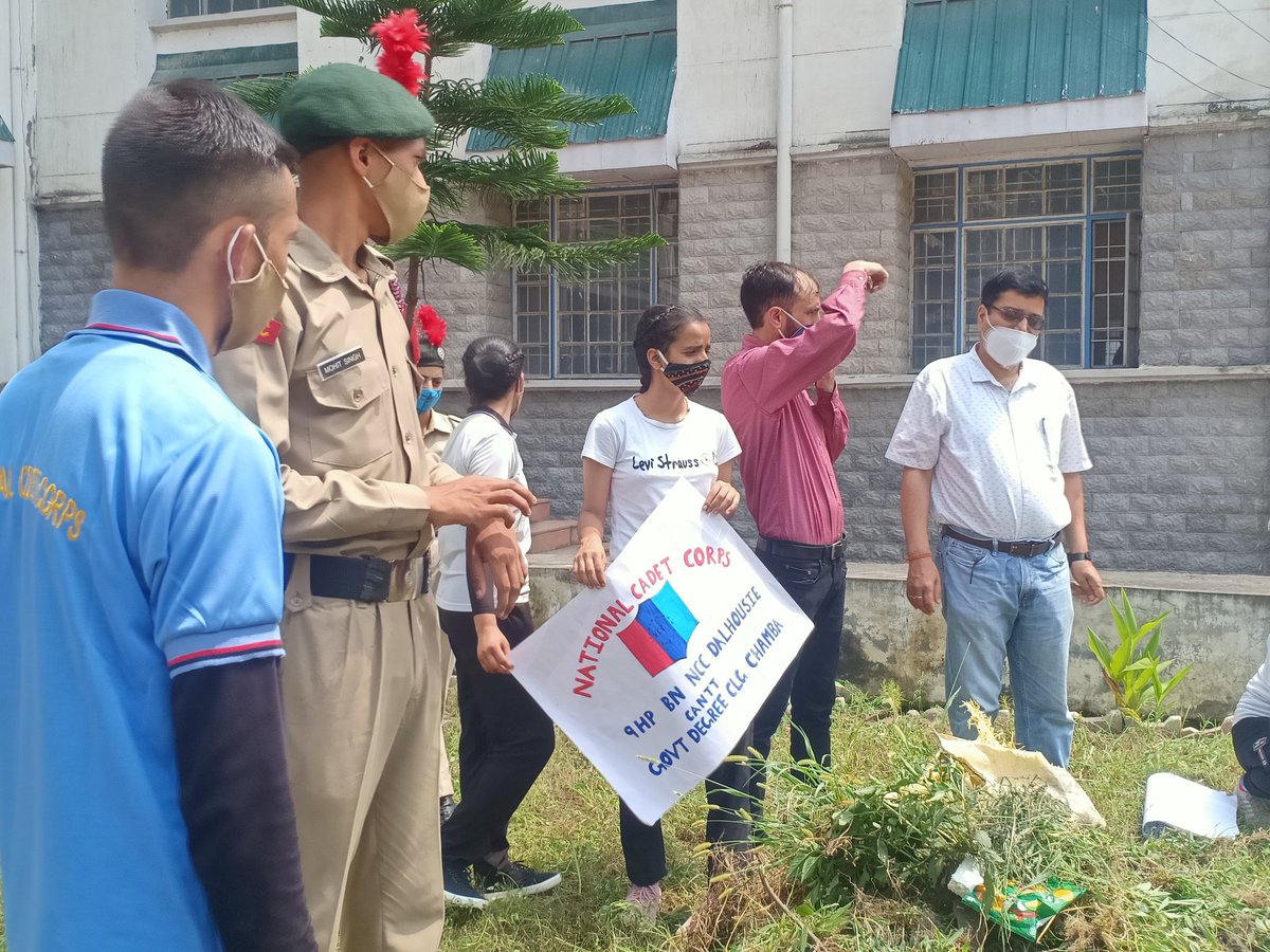 anitya84's tweet photo. @9hpBn Covid-19 Awareness Rally &amp; Cleanliness Drive by NCC Cdt GC Chamba https://t.co/XetAcVjePR