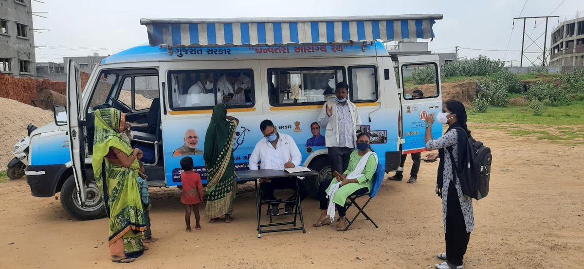 GLO_Sabarkantha's tweet photo. આજરોજ સાબરકાંઠા ધન્વંતરી આરોગ્ય રથ દ્વારા બ્રહ્માકુમારીઝ બાંધકામ સાઈટ ખાતે બાંધકામ શ્રમિકો ના આરોગ્ય ની તપાસ કરવામાં આવી અને ગેપ NGO દ્વારા HIV એઇડ્સની તપાસ કરવામાં આવી. શ્રમિકોને ઇ નિર્માણ કાર્ડ ઇસ્યુ કરવા માટે જરૂરી આધારપુરાવા અને પ્રક્રિયાની માહિતી આપવામા આવી. @CollectorSK https://t.co/Gzvv02VaEk