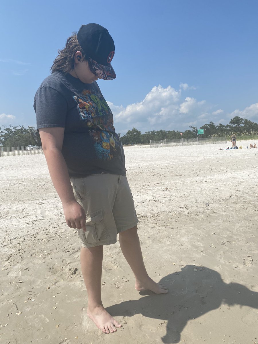 JanetMelancon's tweet photo. Today is freshman orientation for my B...since sappy shit doesn't go on Twitter I'll just be over hear remembering the time he killed me for 7 minutes, the day he waved bye for preschool, and worry about the day he drives himself to school. #timemarcheson #bhm2025 #monkeytoes https://t.co/vePOlggoHi