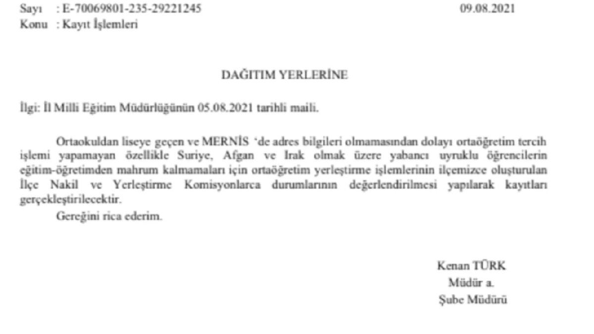 Antalya’da Muratpaşa İlçe Milli Eğitim Müdürlüğü okullara gönderdiği yazıda, özellikle Suriyeli, Afgan ve Iraklı öğrencilerin eğitimden mahrum kalmamaları için kaydının yapılmasını istedi.