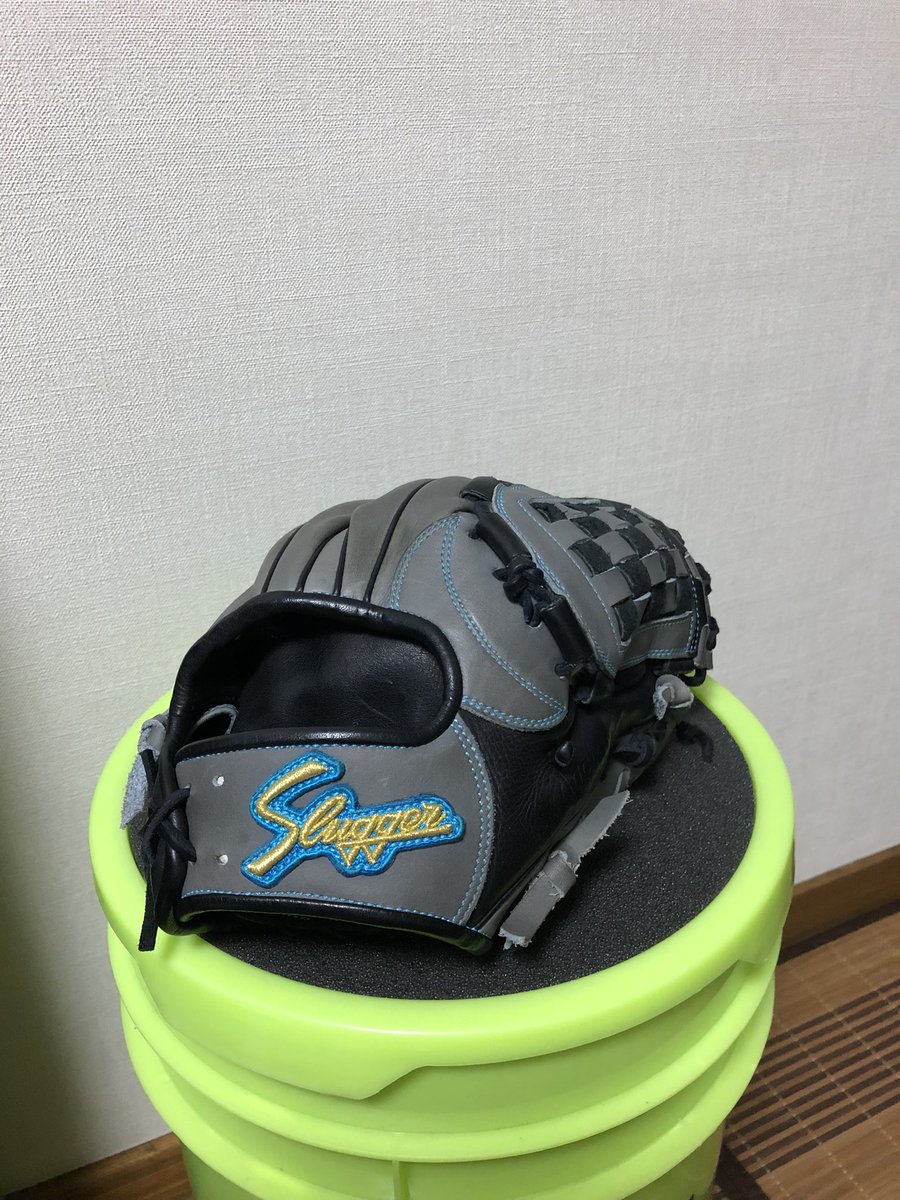 yamayu_9389's tweet photo. うちの久保田三銃士
みんな型番もウェブ違うので形も全然違う
比較してみるとAR1のベルトほっそいね😳
#久保田スラッガー
#SP2021G
#AR1
#21PS https://t.co/aZoK55ETsX