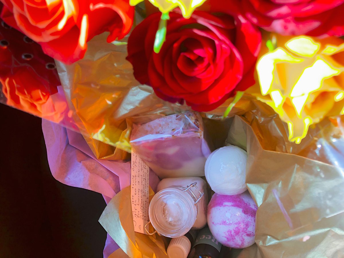 REEMOVE_'s tweet photo. Care packages with everything you need for your self care routine > https://t.co/xxbHiqP7Ap