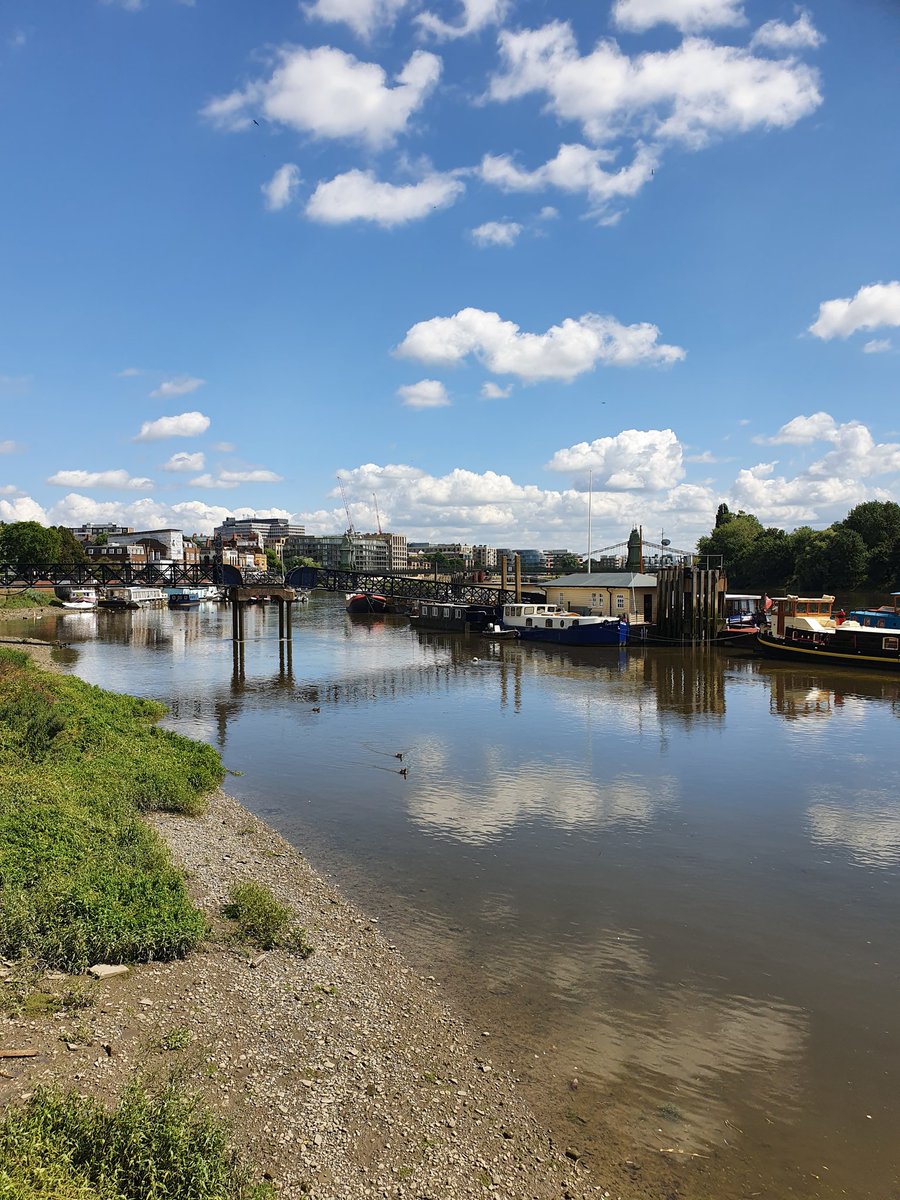 Not a bad day for an early pint @ the Dove, Hammersmith Bridge #retirementplanning <a href="/TheDoveW6/">The Dove Hammersmith</a>