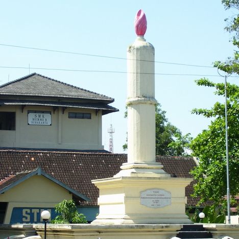 generasiuns's tweet photo. 6. Tugu Lilin
didirikan untuk memperingati 25 tahun kelahiran Boedi Oetomo ini berada di Jalan Kebangkitan Nasional, Solo. Lilin dipilih untuk mengambarkan semangat dan perjuangan bangsa Indonesia. Tempat Wisata ini cocok dijadikan Latar untuk berfoto https://t.co/ViozOjuLlg