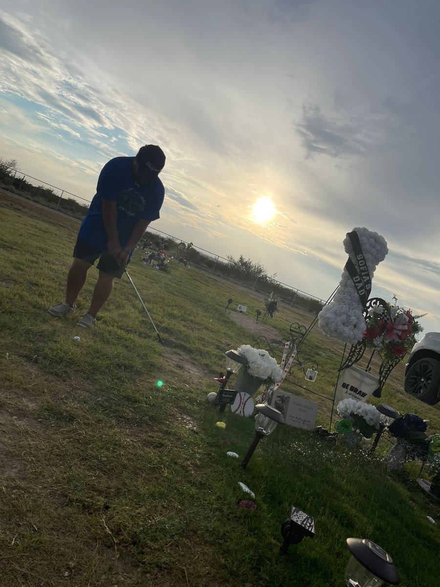 jmanmt02's tweet photo. yesterday i decided to take my new clubs to go practice with Kevo i miss you so much brotha. #livelikekev https://t.co/eLcXmTNuWY