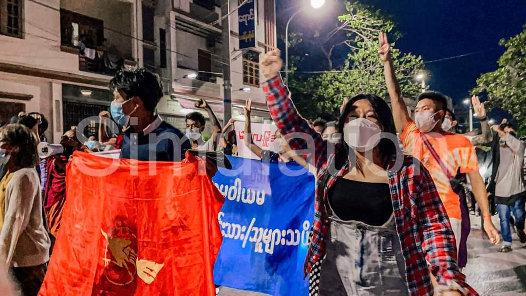 Mandalay Coalition Strike took to the streets to abolish EVIL DICTATORS and screaming Powerful slogans for Democracy.
LEGALIZATION OF NUG
#AcceptNUG_RejectMilitary
#Aug10Coup 
#WhatsHappeningInMyanmar