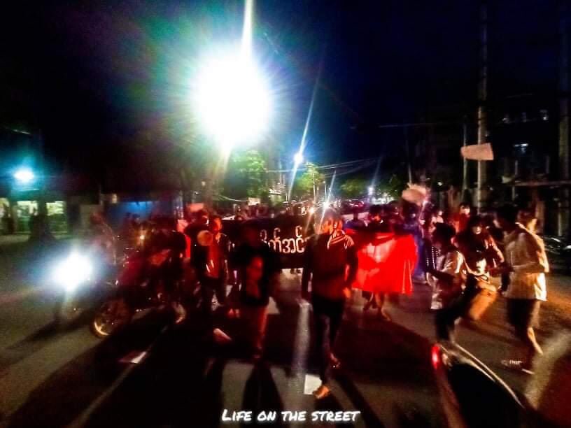 klatpri's tweet photo. Although SAC terrorist forces are patrolling throughout the city, anti-regime protesters from the Mandalay’s coalition strike took to the streets tonight to defy military rules.
LEGALIZATION OF NUG   #WhatsHappeningInMyanmar  #Aug10Coup https://t.co/BKDaU85zmg