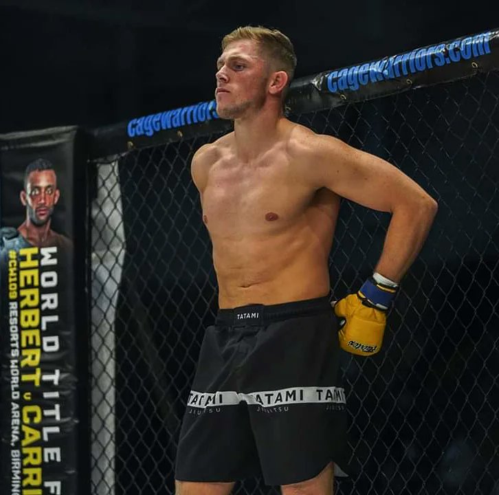 Title Fight has been confirmed 9th October for the Cage Warriors Amateur Middleweight Title 🏆 Anyone wanting tickets let me know asap as they will sell out this week
