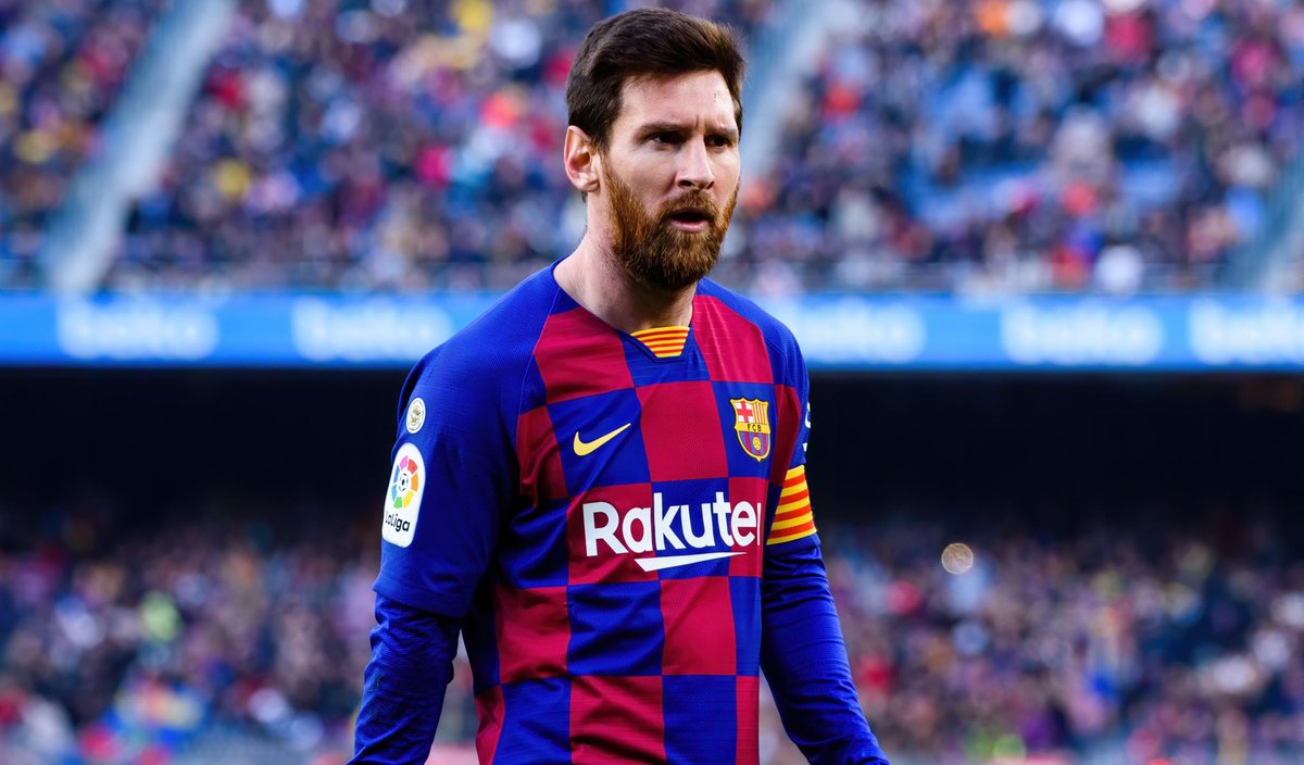 AliasEnzo_'s tweet photo. RT pour Messi        Fav pour Ronaldo https://t.co/3I6NxKkTpz