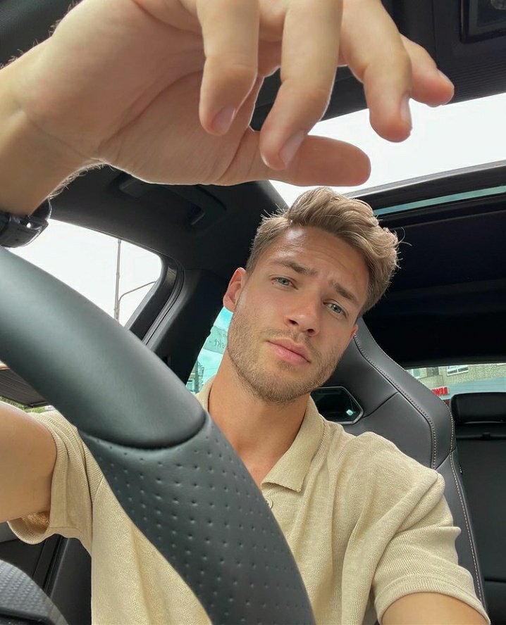 warblackburn's tweet photo. almost 20h driving but yeah im here https://t.co/GAcu0JcFxL