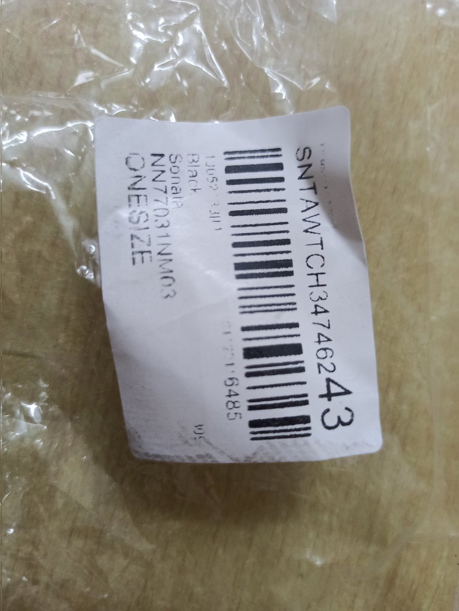 CSablania's tweet photo. I ordered sonata black watch from your app,and this is what I got and now you are declining for return, if the barcode isn't visible clearly is it my fault? Is this is your kind of customer care @myntra ? https://t.co/vEmLm2fYU4