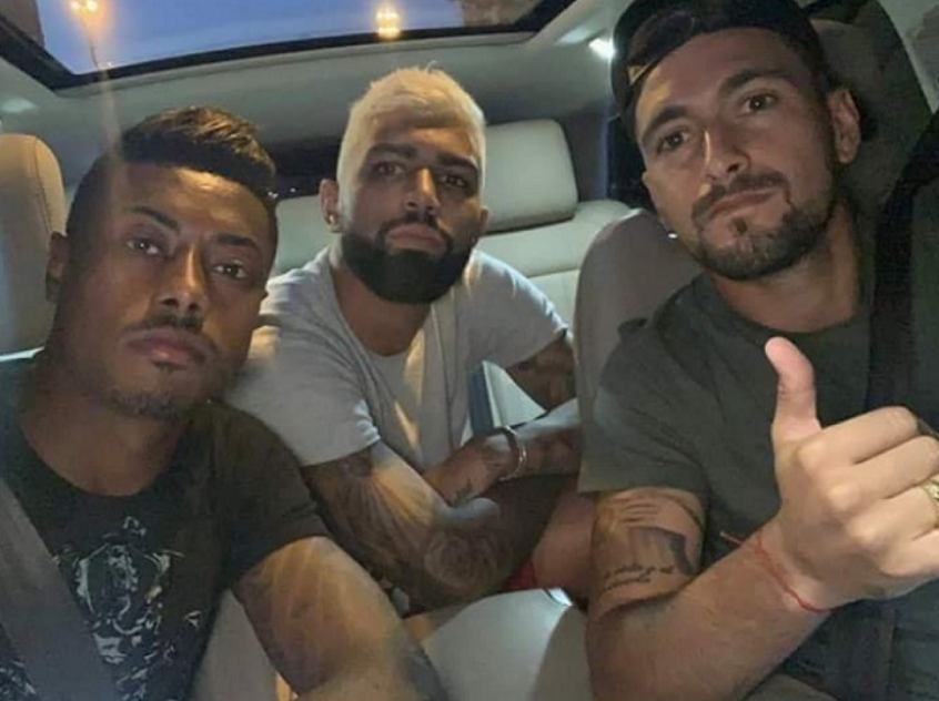 ColunadoFla's tweet photo. Com a confirmação do argentino no PSG, o trio Neymar, Mbappé e Messi é oficializado como o segundo melhor do mundo.

Em primeiro lugar está Bruno Henrique, Gabigol e Arrascaeta. 👍 https://t.co/F2Znrh6WhM