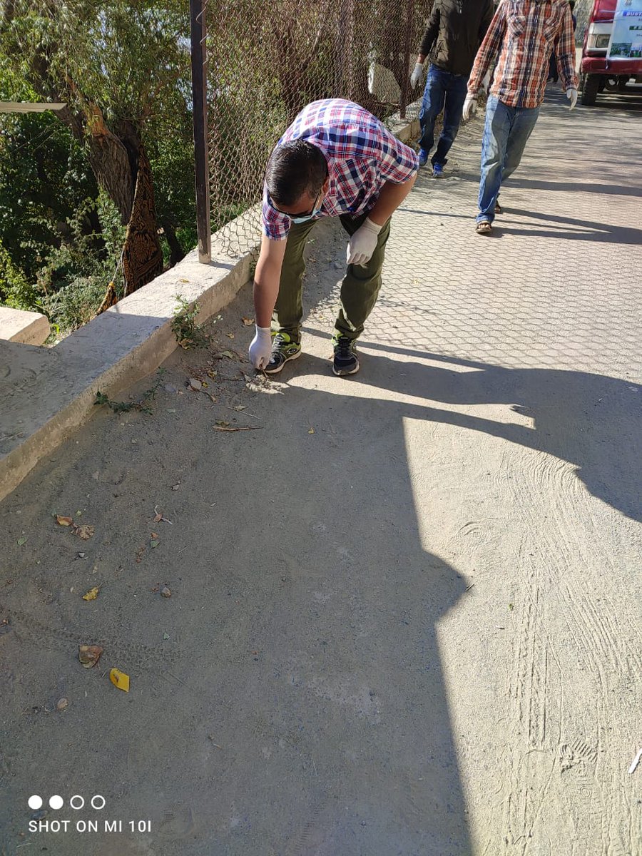 airnewskargil's tweet photo. #Sustainedcleanlinessdrive under #SwatchtLadakhCampaign conducted by Irrigation Division Kargil
The defaulters who are dumping waste, debris & garbage along the river bank & anyone found guilty will be prosecuted as per Law: Exen I&FC Mohd Hassan
@DvCom_Secretary @santoshsukhdeve https://t.co/gpp1eojJLL