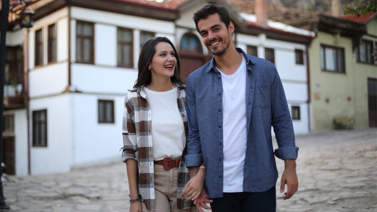 gonuldagitrt's tweet photo. İşte o merakla beklediğimiz fotoğraflar ❤️
#GönülDağı #DilTan https://t.co/ocHObIjxRe
