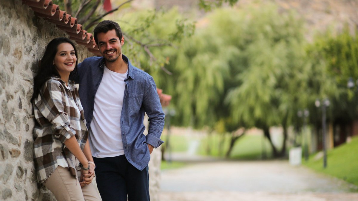 gonuldagitrt's tweet photo. İşte o merakla beklediğimiz fotoğraflar ❤️
#GönülDağı #DilTan https://t.co/ocHObIjxRe