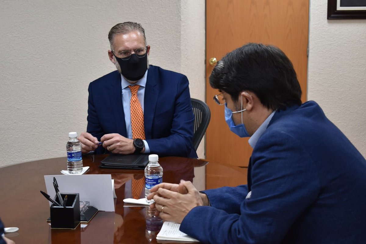 mdelprete's tweet photo. Me reuní con el nuevo director del Centro de Ingeniería de General Electric en Querétaro, Andrés Soler, platicamos del fortalecimiento del consorcio de manufactura avanzada #CONMAD, de proyectos tecnológicos dentro del centro y colaboraciones futuras con @gobqro https://t.co/NNH0yaaNHQ