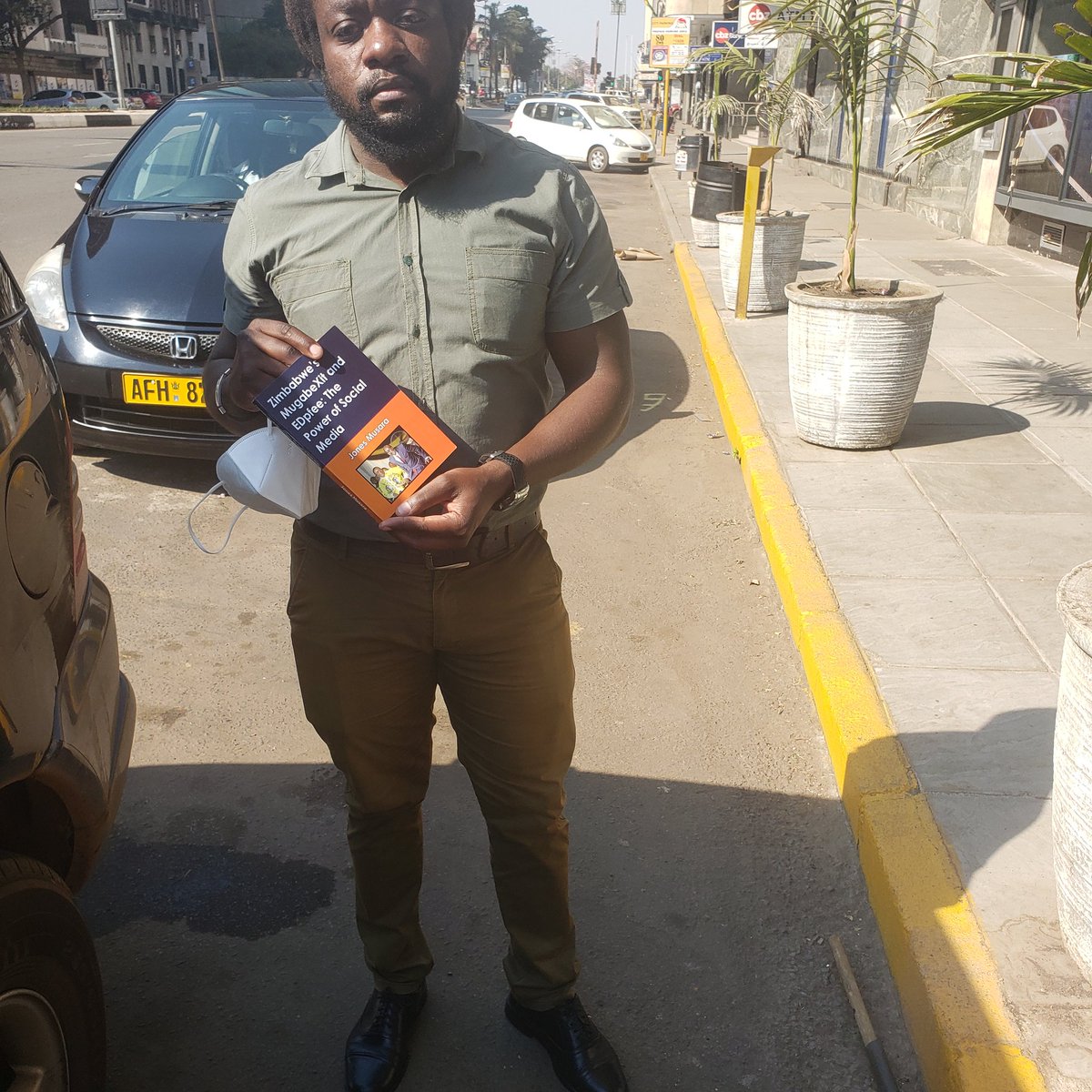 JonesMusara's tweet photo. Thank you Cde Dadirwai for buying a copy of my book on Politics, History and Social Media.
His Excellency The President Cde Dr ED Mnangagwa said Zimbabwe is Open for Business. That includes Business of Books!
#TrustED
#EDndozvo https://t.co/orRaaC1yyJ