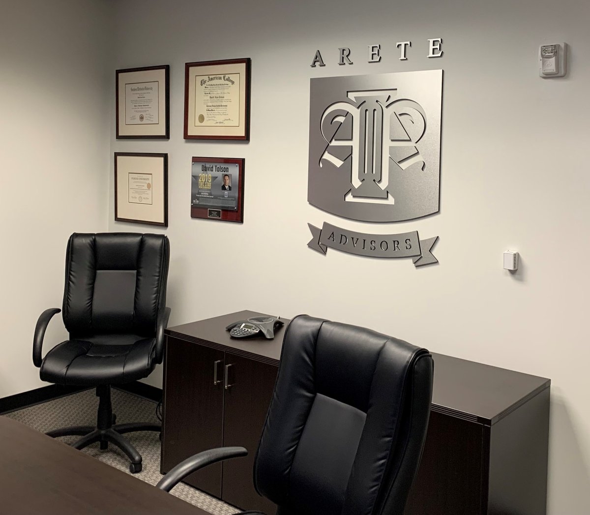 SignsTasman's tweet image. Another pretty cool logo sign we created and installed at Arete Advisors! This is laser cut, brushed aluminum sign that was installed in the conference room... Pretty sleek!
#TASMANSigns #LaserCut #Logo #CustomSigns #CustomSignShop #Branding #BrushedAluminum