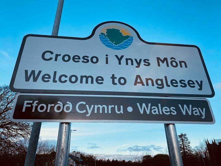 adrianpadley's tweet image. You will know your wrong if you see this on the way home @MarkHone5 ... perhaps we should have a whip round and get @rob_makepeace a new SatNav...haha.. #MapBook #Direction