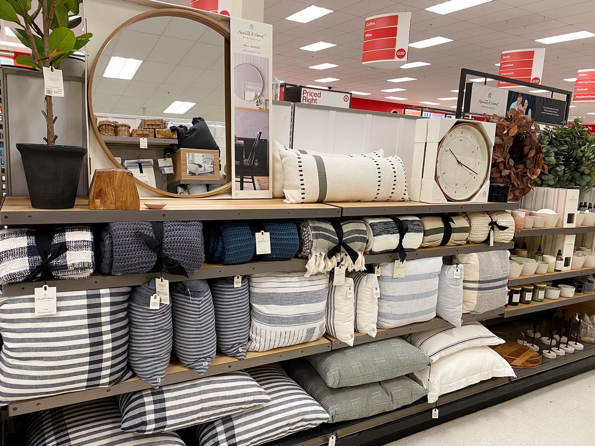 Carrie_Kay31's tweet photo. Hello Autumn! Im FALLing in love with this new Hearth and Hand set! 🍂🍁
@camp2357 @JPDixon77 @AshMo2357 @KevinKaminski10 https://t.co/cTcMZb6yQq