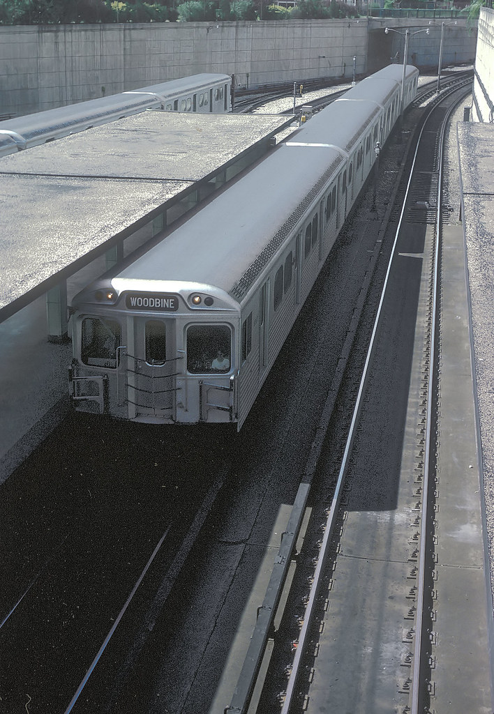 _OSSGA's tweet photo. Did you know? One kilometre of a subway needs 91,200 tonnes of aggregate, or 4,560 truckloads. Learn more about Ontario Stone, Sand & Gravel, and how we use it, at https://t.co/lTZl1TgEGB #AggregateBuildsOntario #GravelFacts https://t.co/PRzWj2eudv