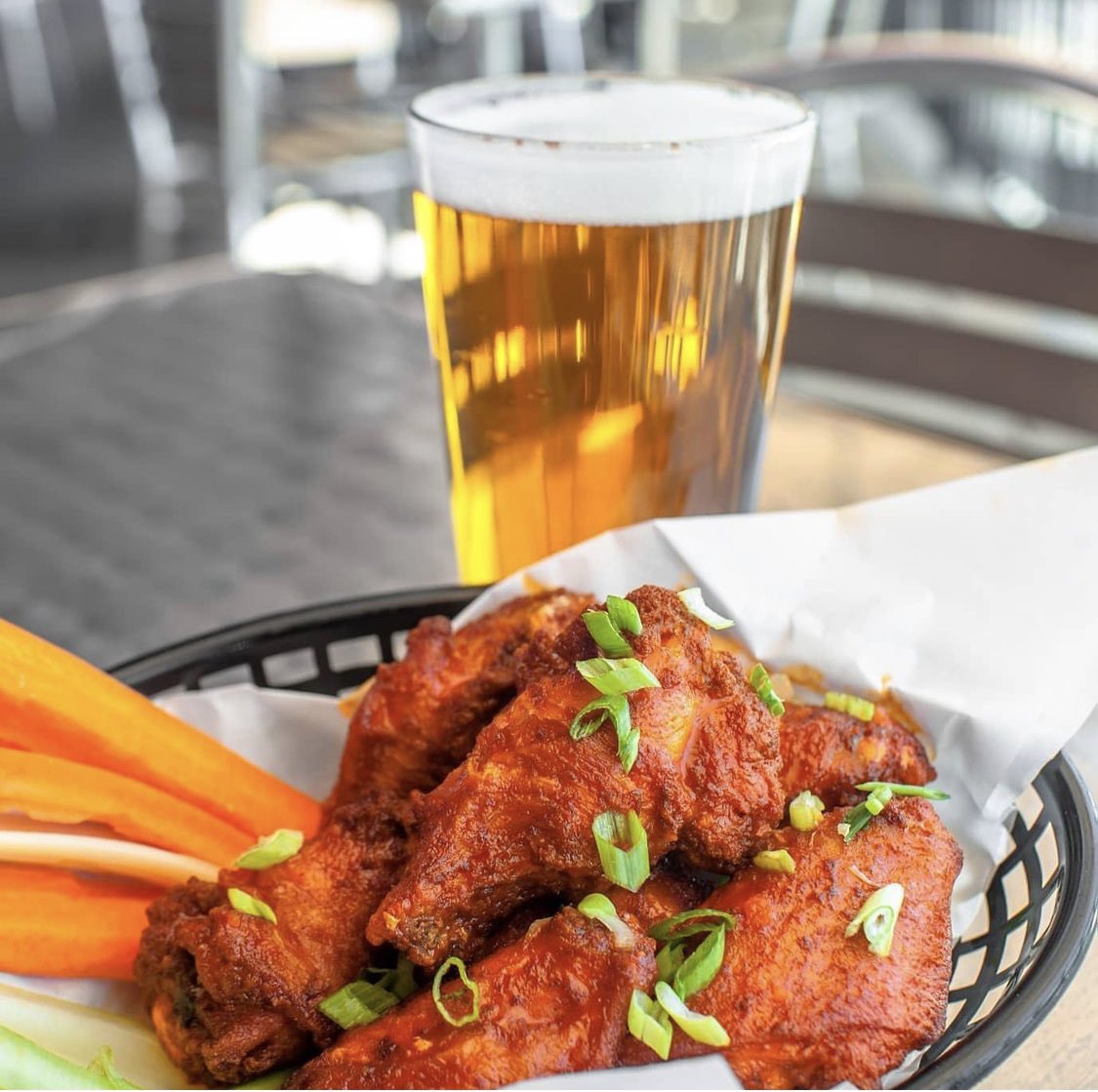 Wings + an ice cold beer? Yes please!! 🙋‍♀️

You can get this #yummygoodness from The Purple Place in #edh. 
Give them a visit or try their food at #edhbrewfest. 🍻

Grab your ticket today @ eldoradohillsbrewfest.com 🎟