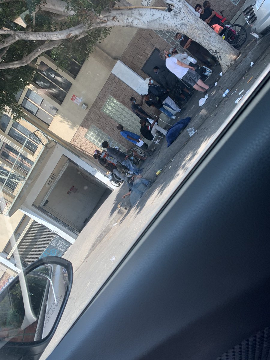 netteypea's tweet image. Vote yes!! Recall this scum! He cares nothing about California #recallnewsom just trying to hangout downtown today!!