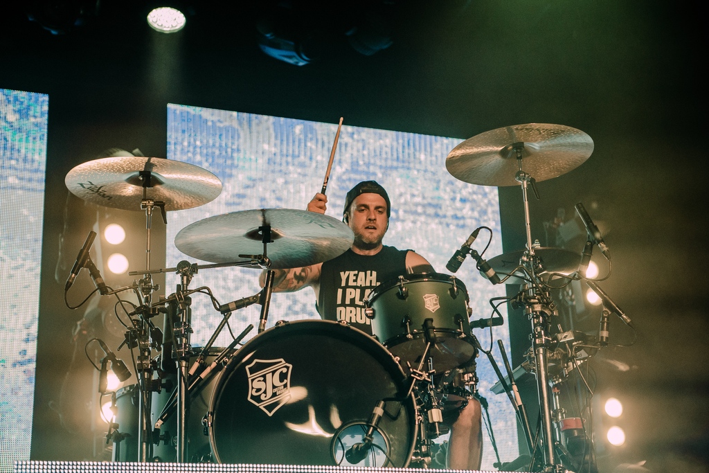 AtlasArtist's tweet photo. [show review] @alltimelow made a #SideSummer stop in Phoenix for a sold out party @thevanburenphx! Check out more photos from the show! https://t.co/G7j1KYC2ui https://t.co/KO27SZoRAr
