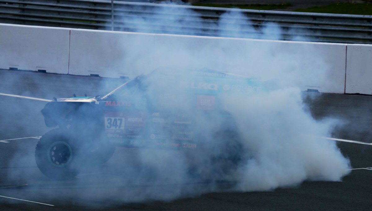 Nagenieten van #Jacksracingday?
Het was geweldig👊🏻💪🏻
Super om te zien dat het publiek heeft genoten🙏🏻 
super trots op ons #Dakarrally team💪🏻🙌🏻 
#smokeshow #dakar2022