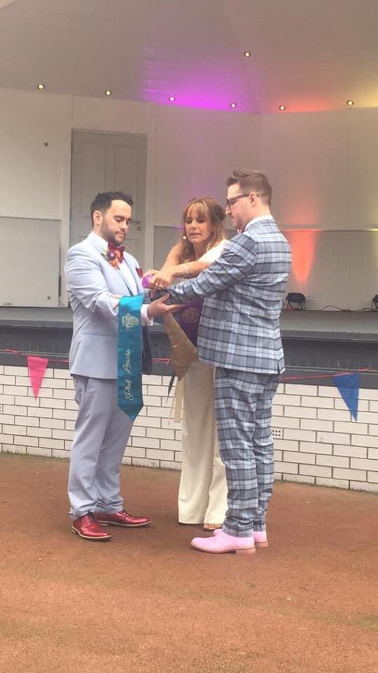 MsVeee's tweet photo. @willyoung Carol Smilie is now a Humanist Wedding Celebrant-here she is marrying my two great pals Tallon &amp; Shaun 😍👏🏻 https://t.co/03hTu60CZh